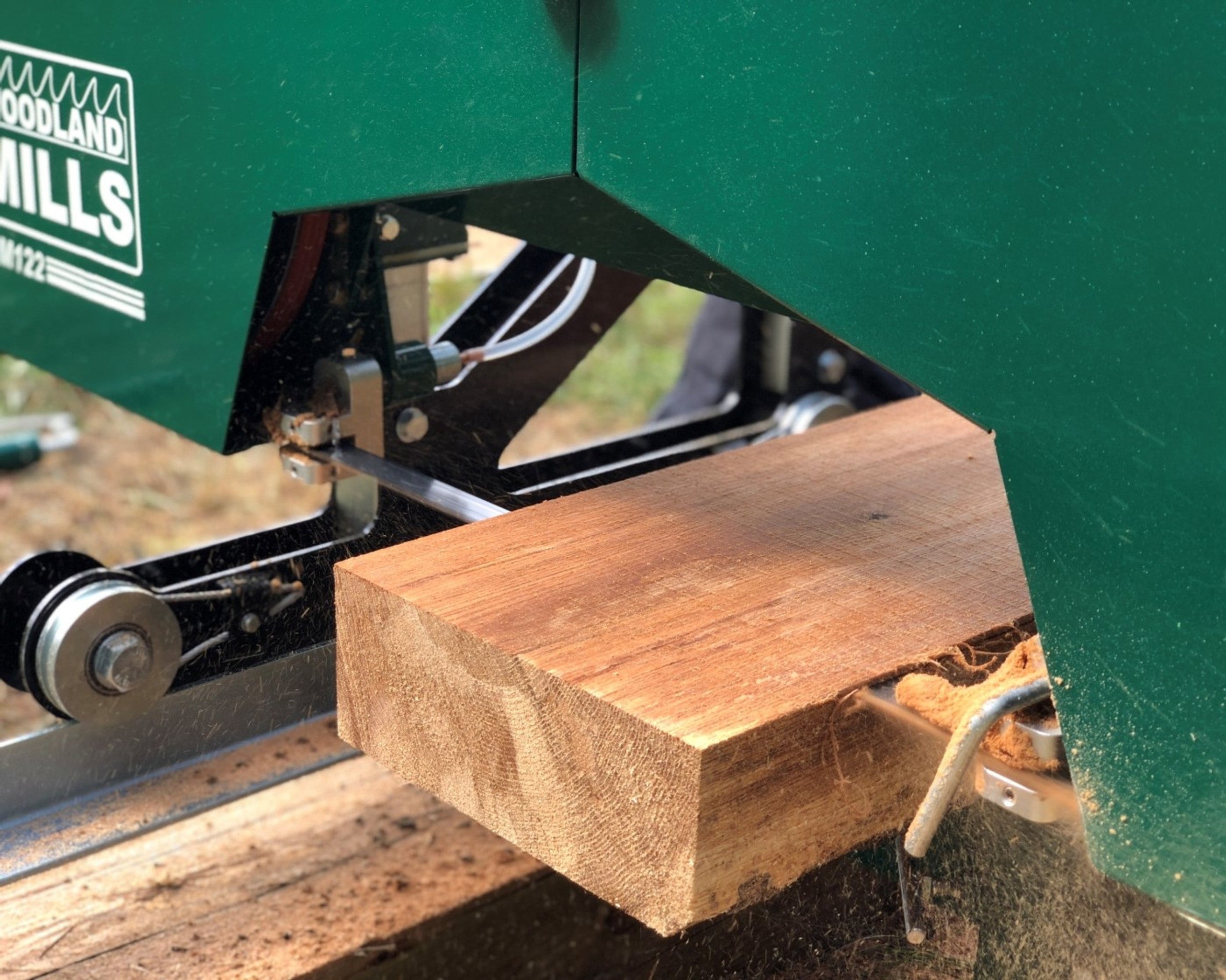 Woodland Mills HM122 Ground Mounted Sawmill