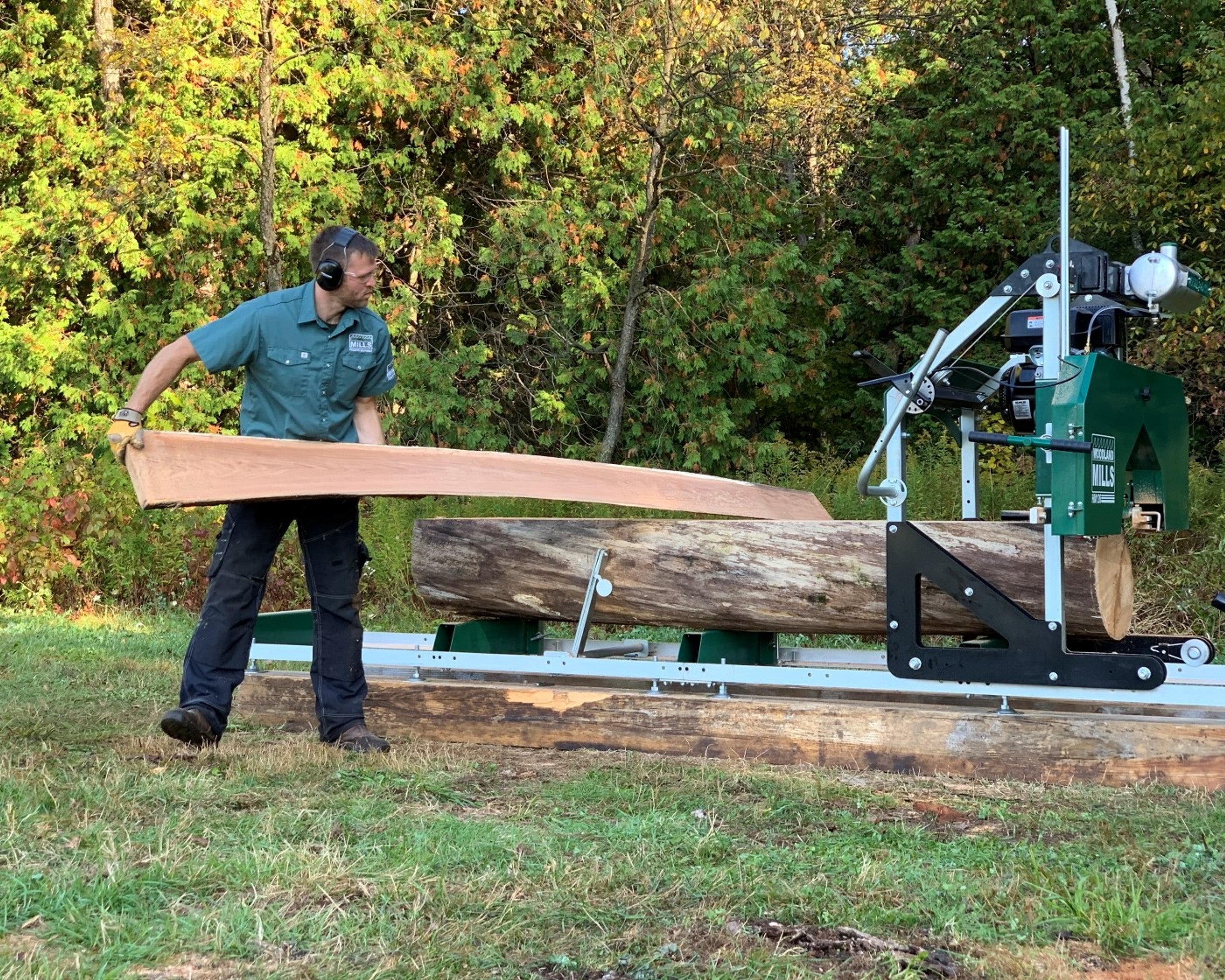 Woodland Mills HM126 Ground Mounted Sawmill